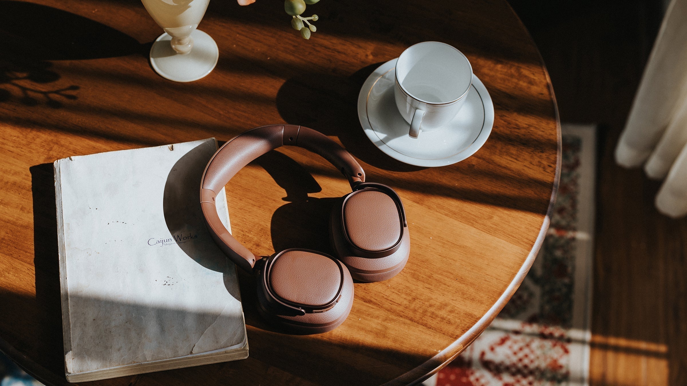 ES Series – Premium Sound Meets Modern Lifestyle